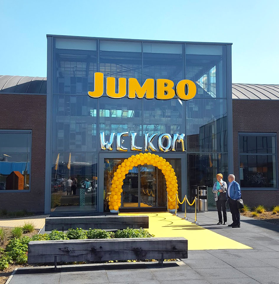 Logo ontwerp Jumbo Supermarkten op gevel hoofdkantoor in Veghel