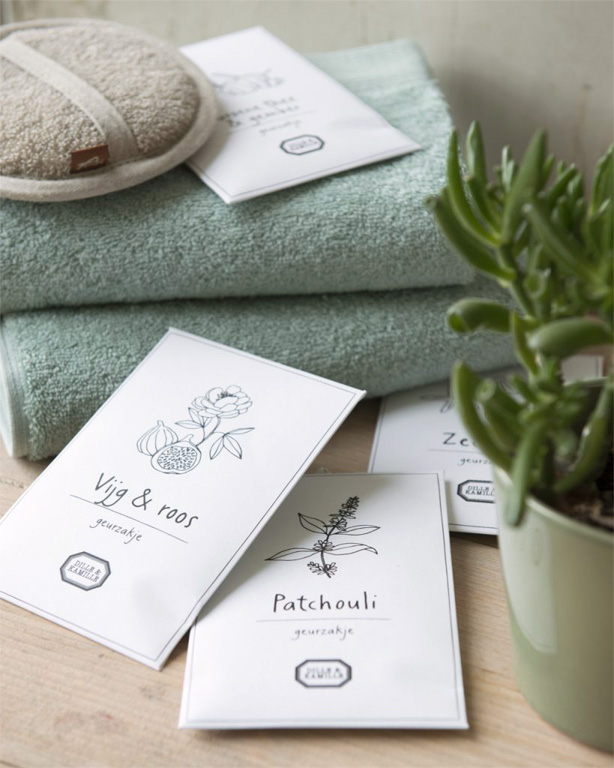 Custom handwriting font type deign on packaging Dille & Kamille